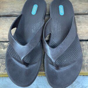 Oka B Brown Plastic Flip Flops Large